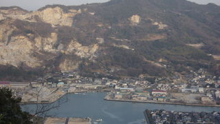 屋島の隣、特徴的な山