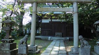 頼朝を祭神として祀る