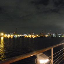 夜の東京は海から見ましょう