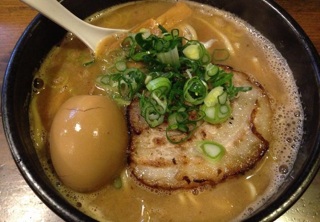 魚介豚骨風の醤油ラーメン