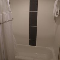 バスタブあります。お湯も問題なく出ました。