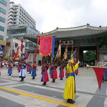 守門将交代儀式