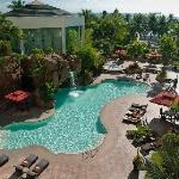 プールサイドも綺麗でいい