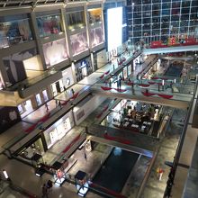 ショッピングモール内