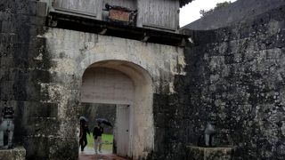 首里城への入り口