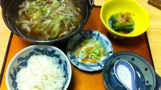 山形名物「芋煮」を天童駅前で・・