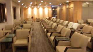 カタール航空利用の際はこちらのラウンジ使用でした
