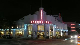 マイアミ・ビーチ界隈の特徴ある建築はひと目見る価値あり