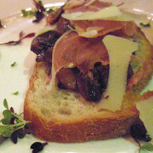 前菜：生ハムのブルスケッタ