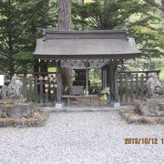 小さな祠