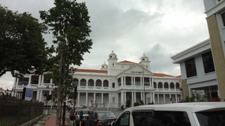 大学のような建物です