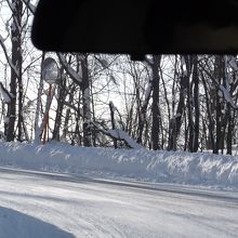 カムイ荘に至る雪道