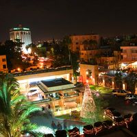 部屋から見るホテルの夜景