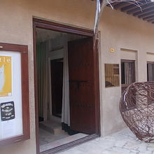 正面入口はこんな感じです