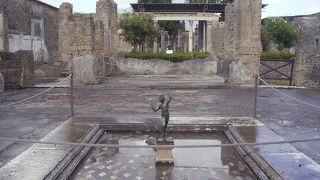 貴族の館の遺構です。