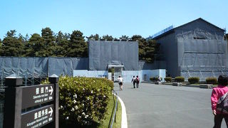 警視庁から国会議事堂周辺を見渡せる橋