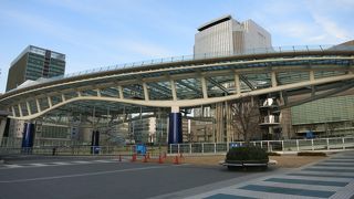 水がはられた大屋根