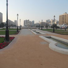 南側から見た広場の様子