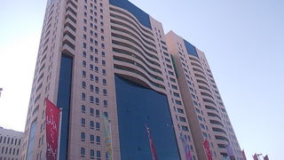 内側のエリアで飲食が出来ます