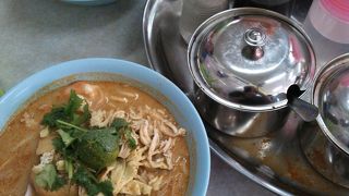 ラクサとクレイポットチキンライス