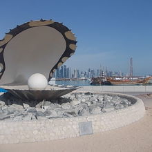 インパクトがある真珠のモニュメント