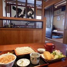 桜エビのかき揚げも、黒はんぺんも、アツアツ・ふっくら・