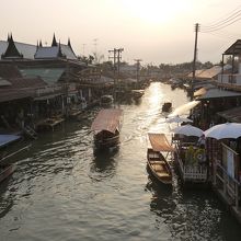 世界文化遺産に指定されたアンパワー水上マーケット