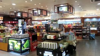 一通りなんでも揃って便利ですがココを逃すと次までは遠い～～