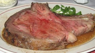 日本ではまず食べられないプライムリブ