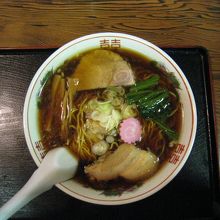 萬字ラーメン大盛り