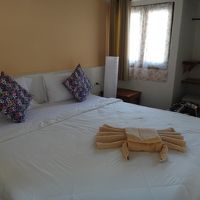 とってもシンプルなお部屋です。照明がちょっと少ないです。