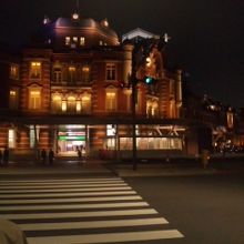 夜の東京駅