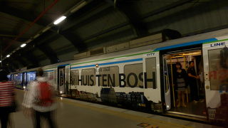 通勤時間帯は大混雑