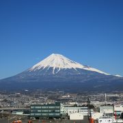 富士山を眺められる展望台がある公園