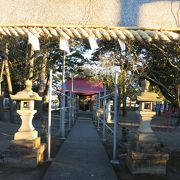 アクセス至便な駅前の神社