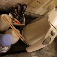 水がサービスで置いてありました