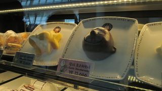 チャーリーブラウンカフェ　ウッドストックのティラミス