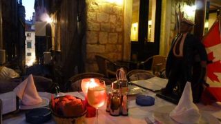 モビーディクはプラツァ通りの北側の通りにある素敵なレストラン♪