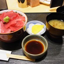 マグロ丼