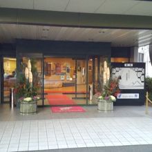 ホテル入口外観