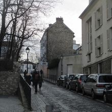 ノルヴァン通り　ユトリロが描いたままの風景