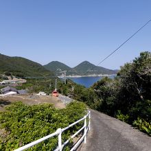 駐車場はなく下の小さなスペースに停める