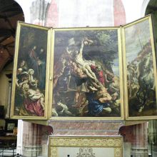 向かって左側には「キリスト昇架」（1610年）