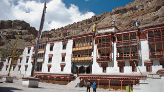 ラダック最大のゴンパ。展示も充実