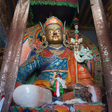 グル・リンポチェ像