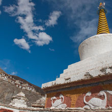 ラマユルゴンパ外観