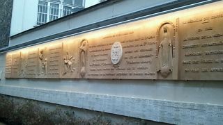 地元の人たちが通う、奇跡を呼んだ教会！