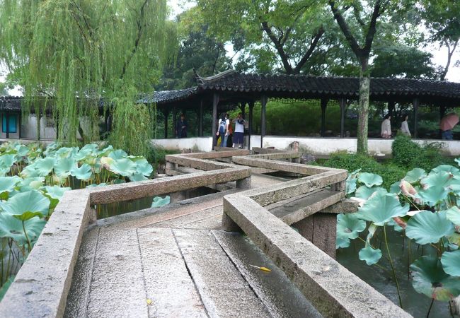 庭園内風景