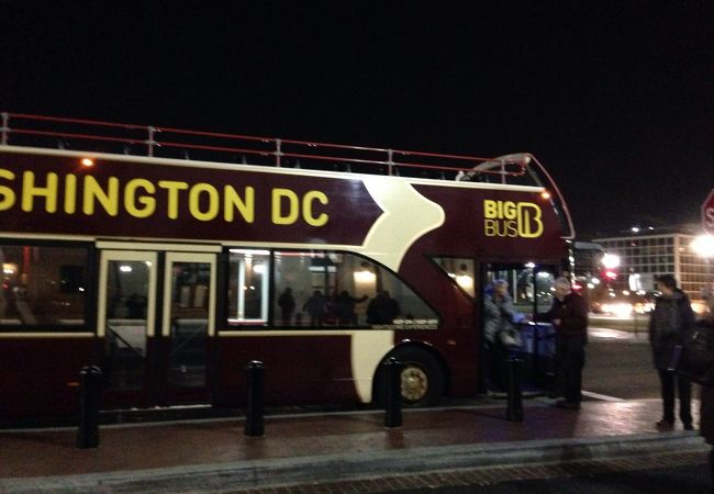 観光施設が充実しているワシントンではオープンバス