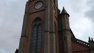 敬虔な信者でいっぱい